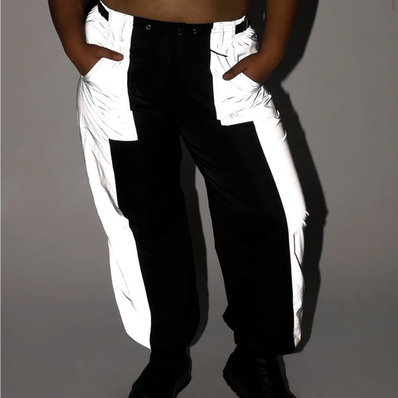 🦄 iHeartRaves Reflective Cargo Joggers - Picture 8 of 11